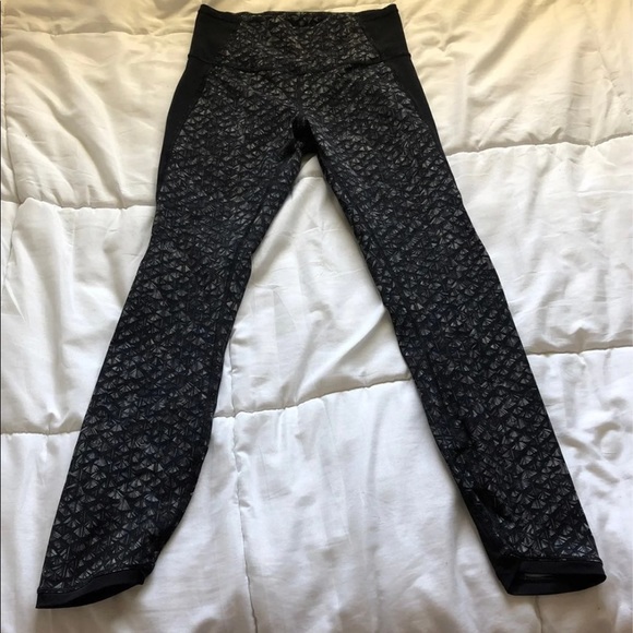 High Rise Lululemon Leggings - Picture 1 of 9